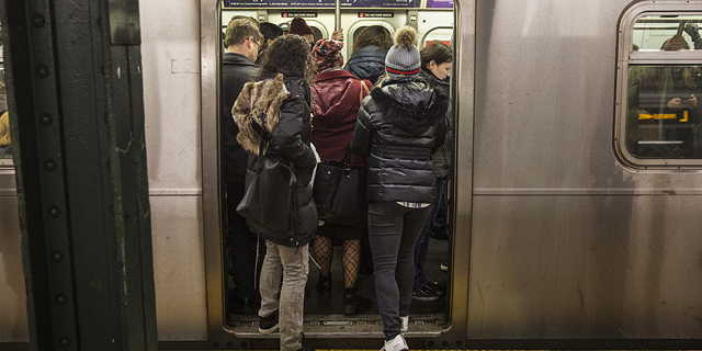 כך הצליחו 6 מהנדסים למנוע סגירת אחד מקווי הרכבת התחתית העמוסים בניו יורק