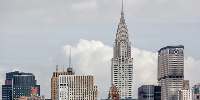 להיות הבעלים של אייקון: בניין קרייזלר בניו יורק מוצע למכירה