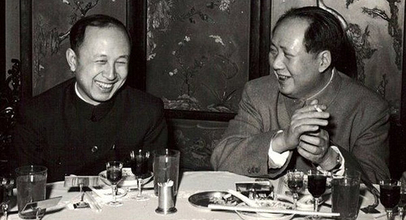 צ'יין שואה-סן במפגש עם מנהיג העל מאו דזה דונג, סין 1957