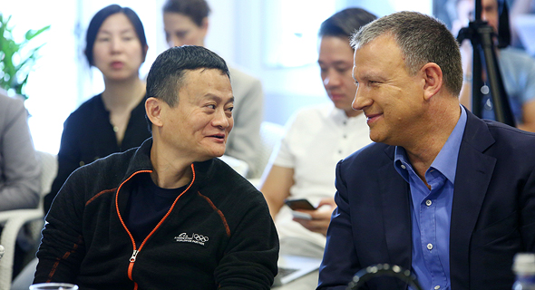 Erel Margalit with Jack Ma. Photo: Dror Sithakol