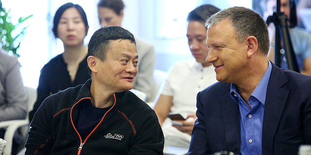Erel Margalit with Jack Ma. Photo: Dror Sithakol