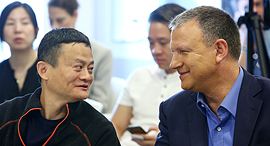 Alibaba founder Jack Ma (left), JVP founder Erel Margalit (right). Photo: Dror Sithkol