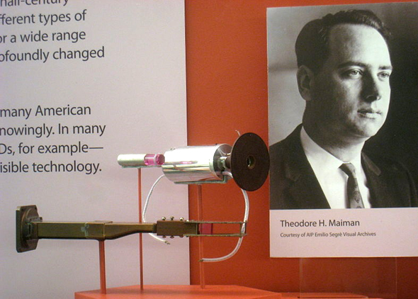 הלייזר הראשון של האוורד מיימן, מוצג במוזיאון המדע בוושינגטון, צילום: (Daderot (Wikimedia