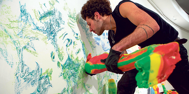 האמן מילי ברזילאי וצבעי מלחמה