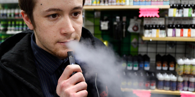 מיסוי הסיגריות האלקטרוניות רק יגדיל את מספר המתים מעישון