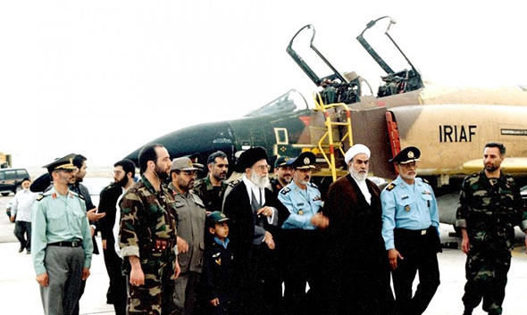 בכירים איראנים מבקרים בבסיס, ומגיעים לליין פאנטומים, צילום: flying tigers