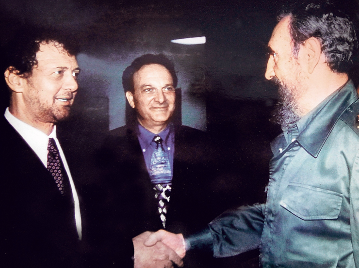 קסטרו (מימין), דיזנהויז ורוטנברג. "הצעתי לו לבנות אזור סחר חופשי, והוא צעק עליי: 'לך לרפובליקה הדומיניקנית"