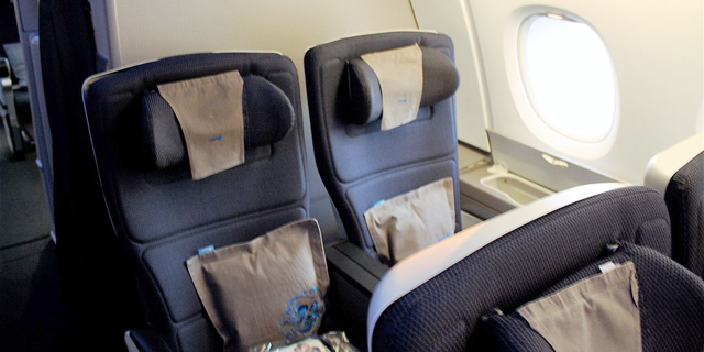 מדוע כדאי לבחור דווקא במושב שנחשב לגרוע ביותר במטוס?