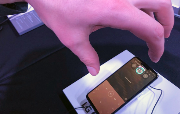 LG סמארטפונים G8 V50 4, צילום: עומר כביר