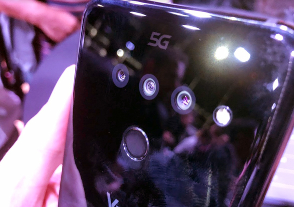 LG סמארטפונים G8 V50 6, צילום: עומר כביר