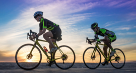 Cyclists donning Everysight's glasses. Photo: PR