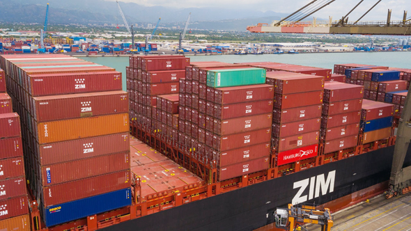 a fully loaded ZIM cargo ship. Photo: ZIM