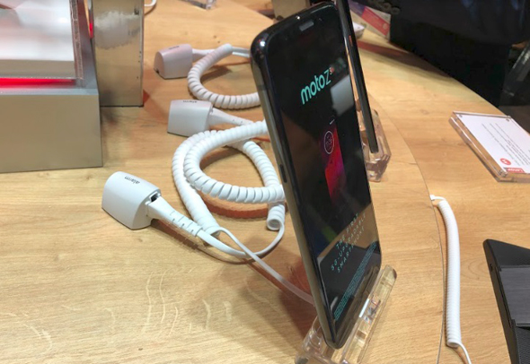 המוטו Z3 הוא הטלפון המשתדרג הראשון בדור חמישי, צילום: עומר כביר