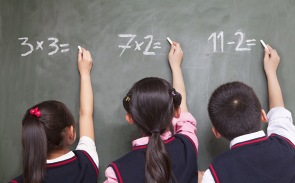 ילדים סינים לומדים מתמטיקה