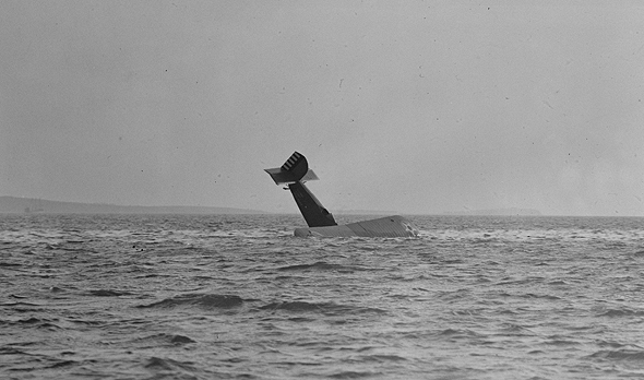 התרסקות מול חופי בוסטון, 1929, צילום: (Leslie Jones (BostonPublicLibrary
