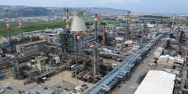 מפעל בזן בחיפה, צילום: טל אזולאי