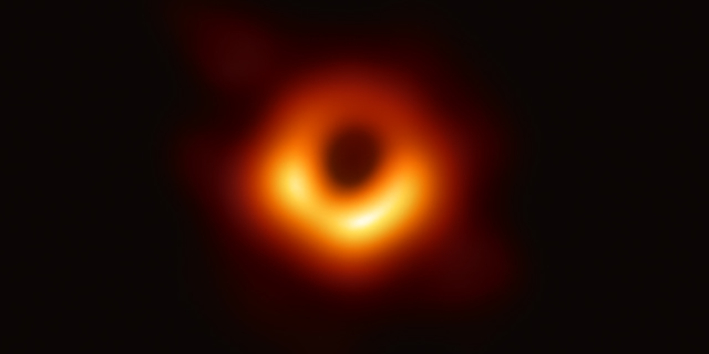 לראשונה: אסטרונומים חשפו תמונה של חור שחור שצולמה ע&quot;י רשת של טלסקופים