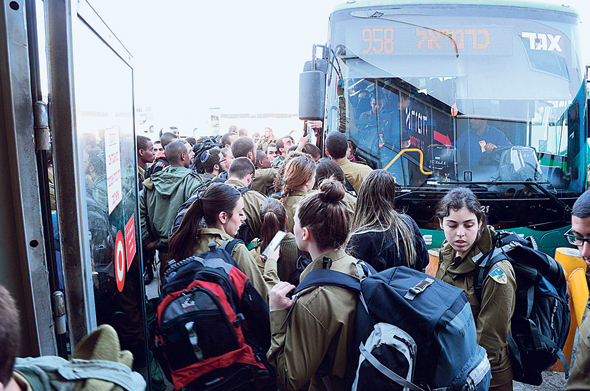 עומס באוטובוסים בשל השבתת רכבת ישראל