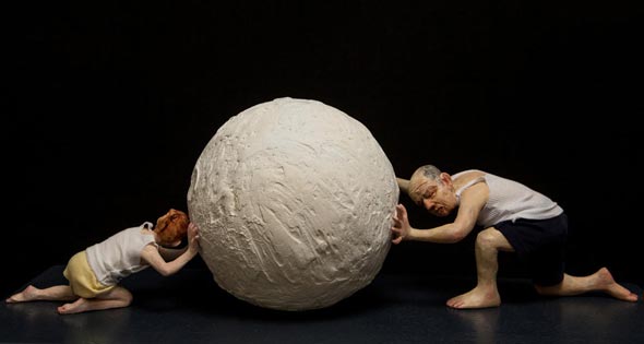 מתוך התערוכה החדשה "אבא יביא ת'ירח" ב"גלריה בגליל", שבה מככב גם אביה