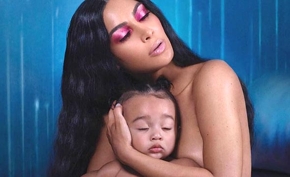 השיתוף מועיל להורה, זה בטוח. ומה עם הילד?, צילום: Kim Kardashian instagram By David LaChapelle