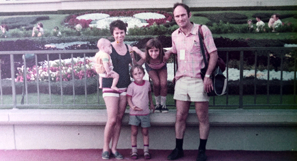 1975. רן מידן בן ה־5 עם הוריו אילנה ובני ואחיו נעמה וגיא, ג'ורג'יה, ארצות הברית