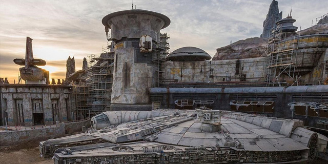 זה קורה: פארק מלחמת הכוכבים נפתח בדיסנילנד קליפורניה