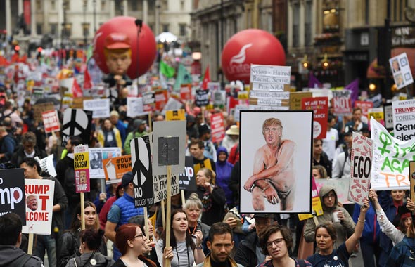 הפגנה בלונדון נגד דונלד טראמפ, צילום: אי פי איי 