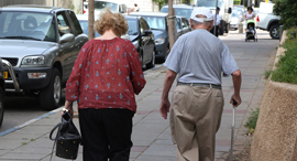 Elderly people in Israel (illustration). Photo: Shaul Golan