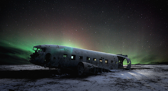שלדת מטוס דקוטה שהתרסק לפני עשורים באיסלנד