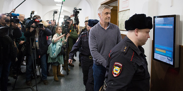 מה קורה כשפוטין שולח את אחד המשקיעים שלך לכלא הרוסי