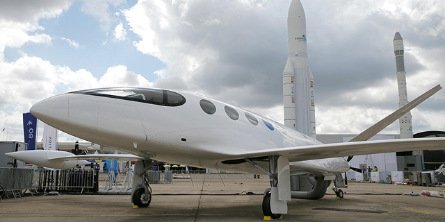 אוויאשן הישראלית חשפה בפריז את מטוס הנוסעים החשמלי הראשון בעולם