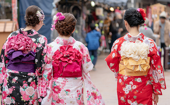 קימונו יפני מסורתי, צילום: שאטרסטוק