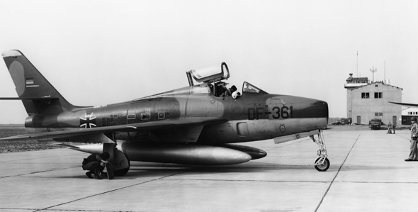 מטוס ה-F84, שקדם ל-104 המסוכן
