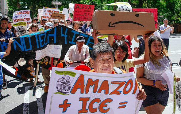 מחאה של עובדי אמזון, יולי 2019, צילום: גטי אימג