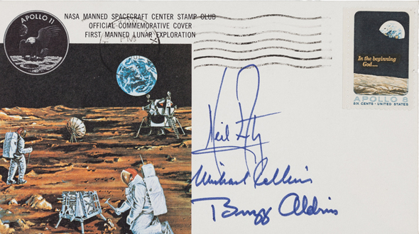 גלויה חתומה, אחת מהרבות שהכינו האסטרונאוטים מראש, צילום: wikimedia 