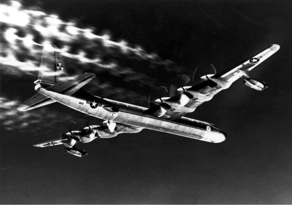 מטוס הקרוסיידר בטיסה, צילום: USAF 