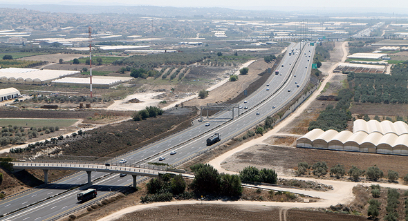 Israel's Highway 6. Photo: Amit Sha'al