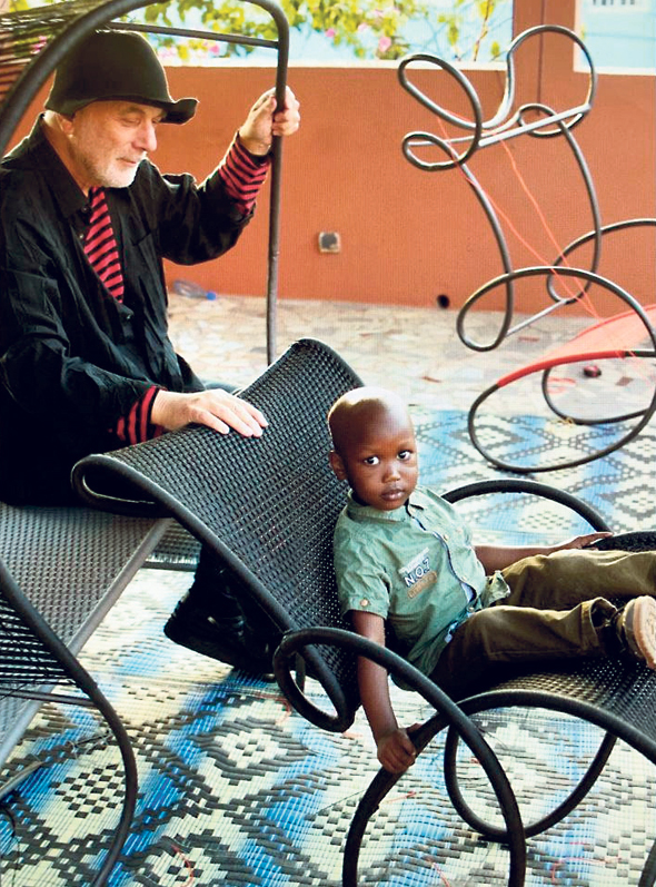 פנאי רון ארד מעצב מהמסע באפריקה, צילום: Joel Matthias Henry
