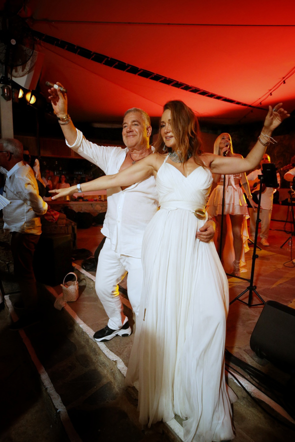 עידן עופר ו בתיה עופר חוגגים את חתונת העשור שלהם ב יוון, צילום: ערן בארי