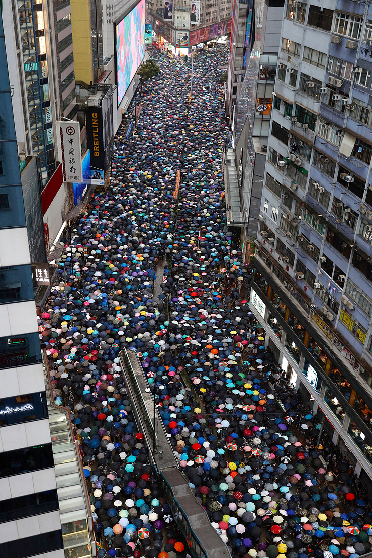 הפגנת ענק היום בהונג קונג, צילום: איי פי