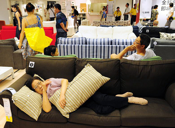איקאה שנגחאי לישון ישנים סין אופיר דור, צילום: גטי אימג'ס