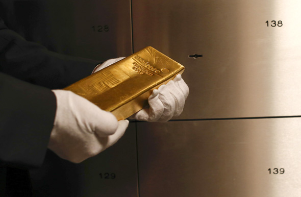 אחרי השיא בקיץ, הזהב תקוע סביב מחיר של 1,900 דולר