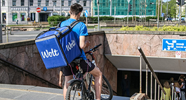 Wolt delivery person in Tel Aviv. Photo: NurPhoto