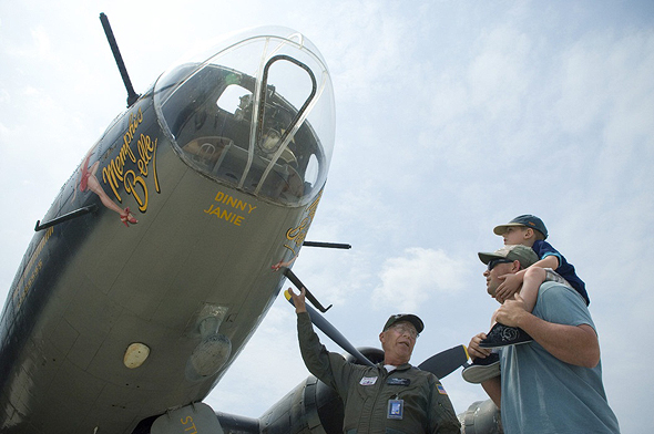המטוס הפך סמל לגבורה, ומורשת אנשיו נשמרת ומועברת לדורות הבאים, צילום: USAF