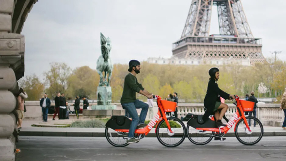 אופניים חשמליים בפריז 