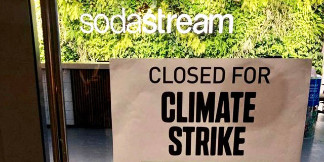 מחאת האקלים: סודהסטרים משביתה את מערך ההפצה