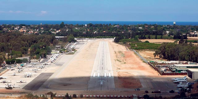 שדה התעופה בהרצליה , צילום: עמית שעל