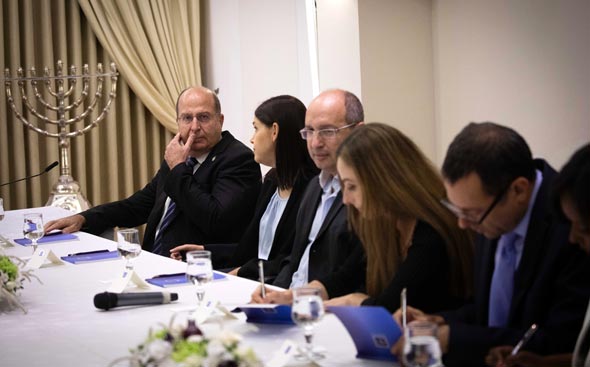 נציגי כחול לבן במפגש עם הנשיא ראובן ריבלין, צילום: ונתן זינדל/פלאש90  