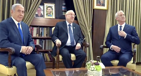 פגישה על הקמת ממשלה עם בנימין נתניהו, הנשיא ראובן ריבלין ובני גנץ בבית הנשיא, צילום: קונטקט