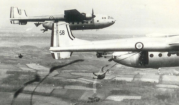 מטוסי נורד מצניחים כוחות בתרגיל צרפתי